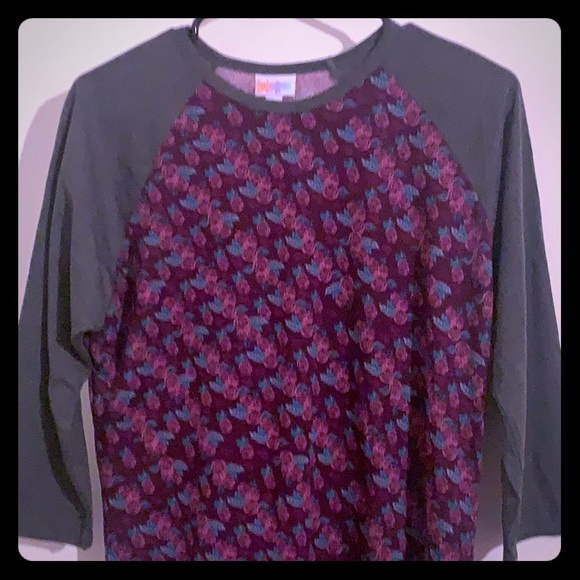 LuLaRoe Tops - Lularoe Randy 💐💐